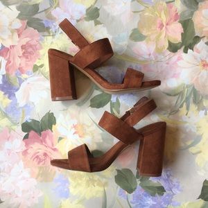 👡 FRANCESCA’S NWOT Faux Suede Block Heel